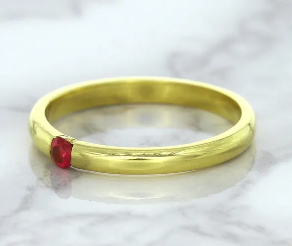 0.10ct Round Ruby Ring in 18K Yellow Gold