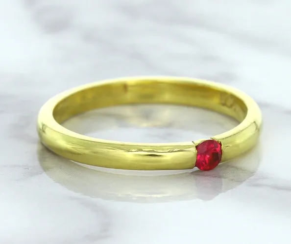 0.10ct Round Ruby Ring in 18K Yellow Gold