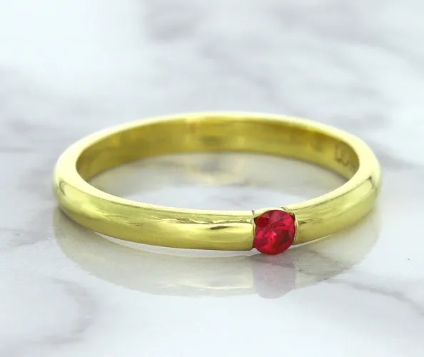 0.10ct Round Ruby Ring in 18K Yellow Gold