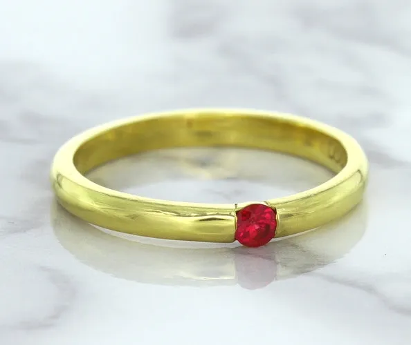 0.10ct Round Ruby Ring in 18K Yellow Gold