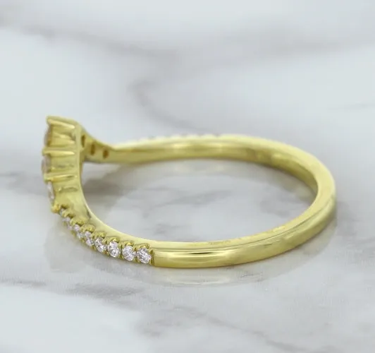 0.38ctw Diamond Pointed Band in 18K Yellow Gold