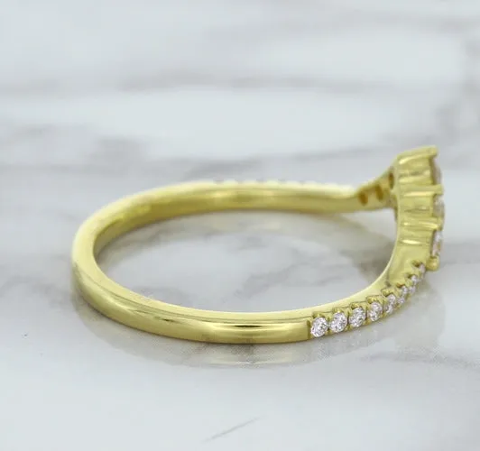0.38ctw Diamond Pointed Band in 18K Yellow Gold