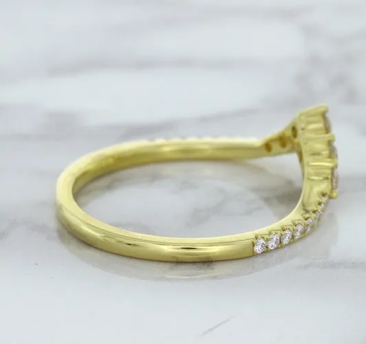 0.38ctw Diamond Pointed Band in 18K Yellow Gold