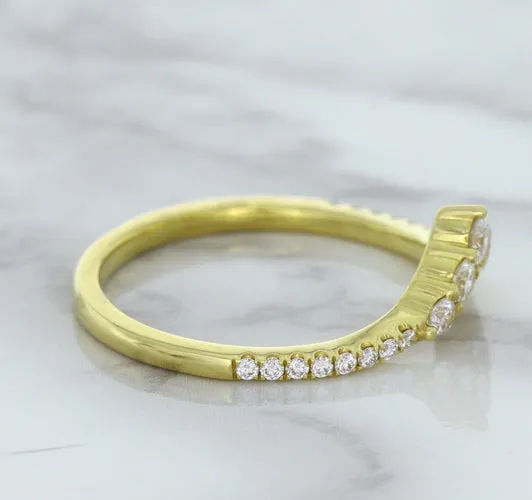 0.38ctw Diamond Pointed Band in 18K Yellow Gold