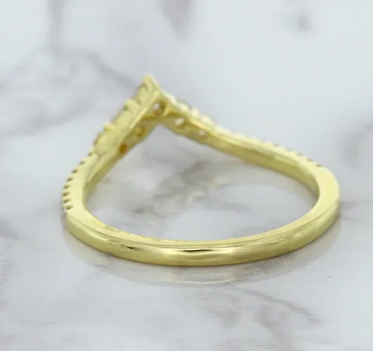 0.38ctw Diamond Pointed Band in 18K Yellow Gold
