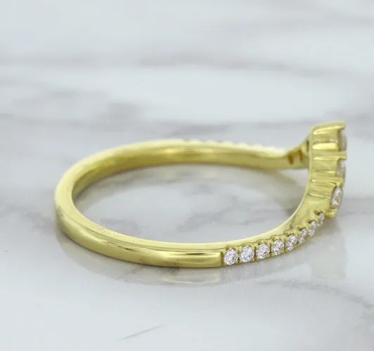 0.38ctw Diamond Pointed Band in 18K Yellow Gold