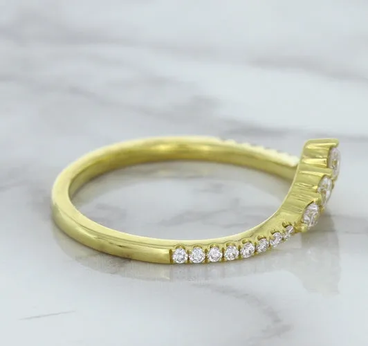 0.38ctw Diamond Pointed Band in 18K Yellow Gold