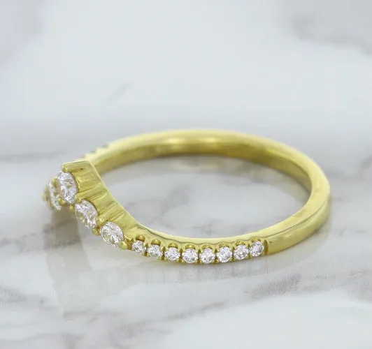 0.38ctw Diamond Pointed Band in 18K Yellow Gold