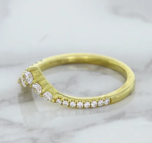 0.38ctw Diamond Pointed Band in 18K Yellow Gold