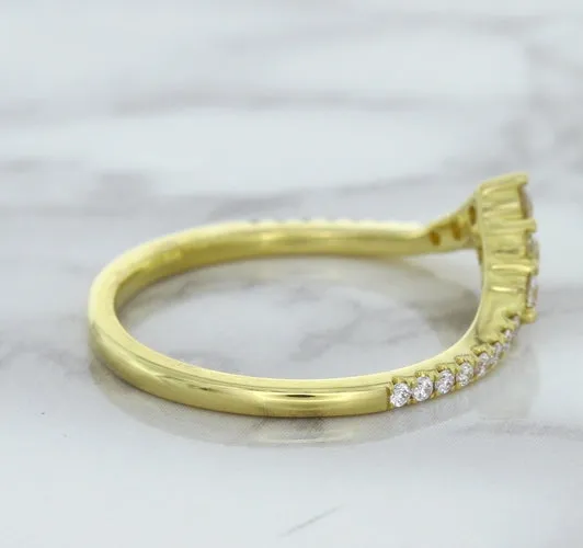 0.38ctw Diamond Pointed Band in 18K Yellow Gold