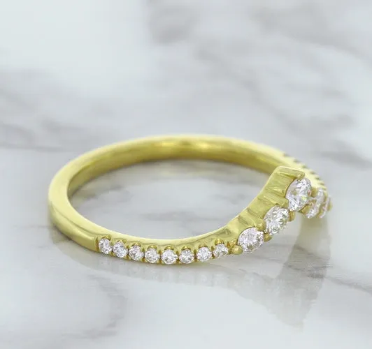 0.38ctw Diamond Pointed Band in 18K Yellow Gold
