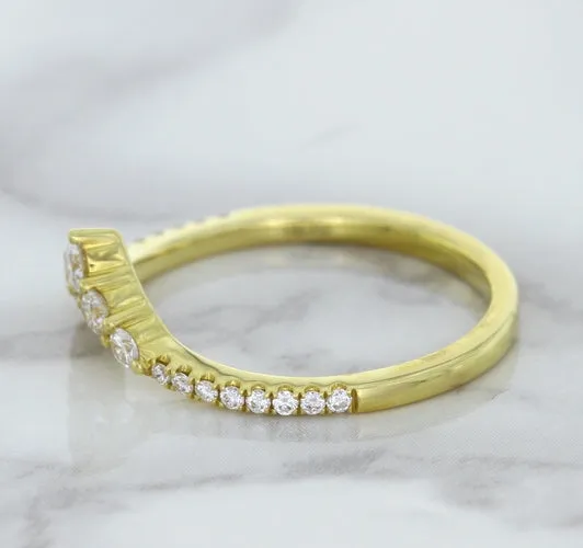0.38ctw Diamond Pointed Band in 18K Yellow Gold