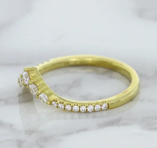 0.38ctw Diamond Pointed Band in 18K Yellow Gold