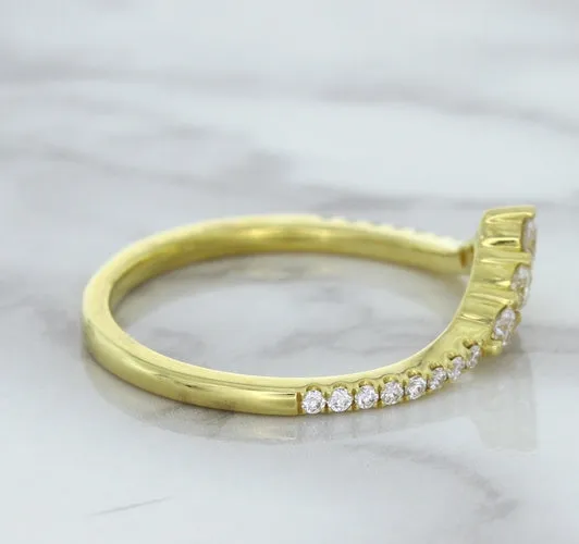 0.38ctw Diamond Pointed Band in 18K Yellow Gold