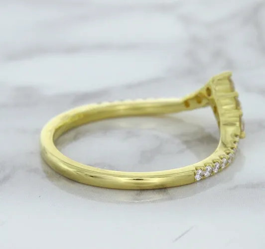 0.38ctw Diamond Pointed Band in 18K Yellow Gold