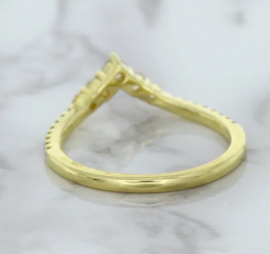 0.38ctw Diamond Pointed Band in 18K Yellow Gold