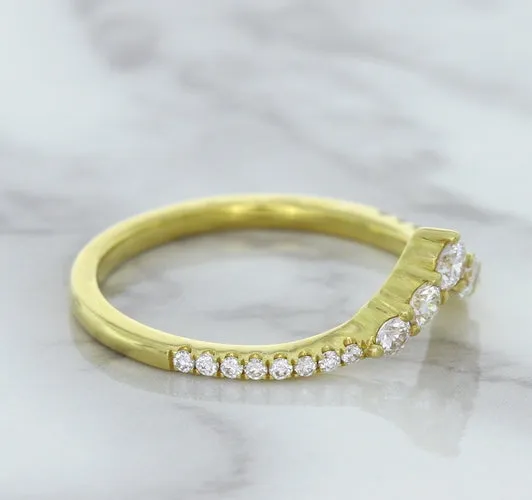 0.38ctw Diamond Pointed Band in 18K Yellow Gold