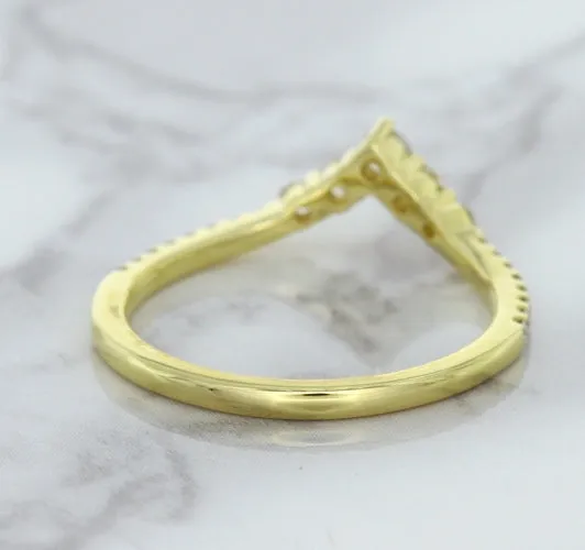 0.38ctw Diamond Pointed Band in 18K Yellow Gold