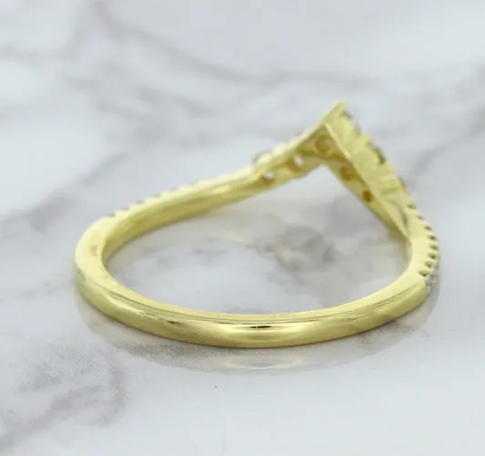 0.38ctw Diamond Pointed Band in 18K Yellow Gold