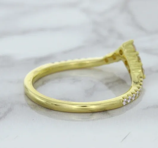 0.38ctw Diamond Pointed Band in 18K Yellow Gold