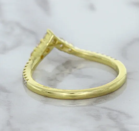 0.38ctw Diamond Pointed Band in 18K Yellow Gold