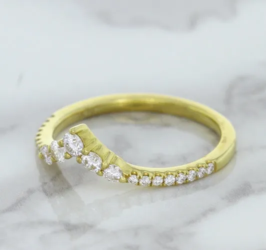 0.38ctw Diamond Pointed Band in 18K Yellow Gold