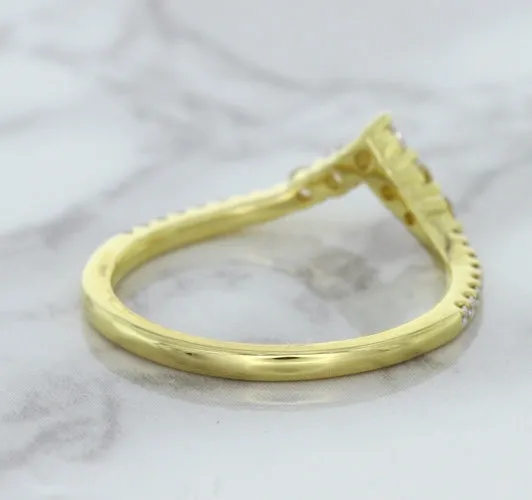 0.38ctw Diamond Pointed Band in 18K Yellow Gold