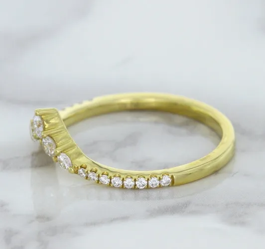0.38ctw Diamond Pointed Band in 18K Yellow Gold