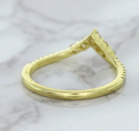 0.38ctw Diamond Pointed Band in 18K Yellow Gold