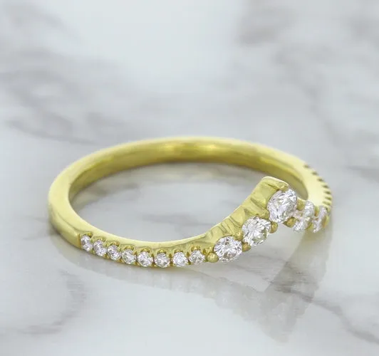 0.38ctw Diamond Pointed Band in 18K Yellow Gold