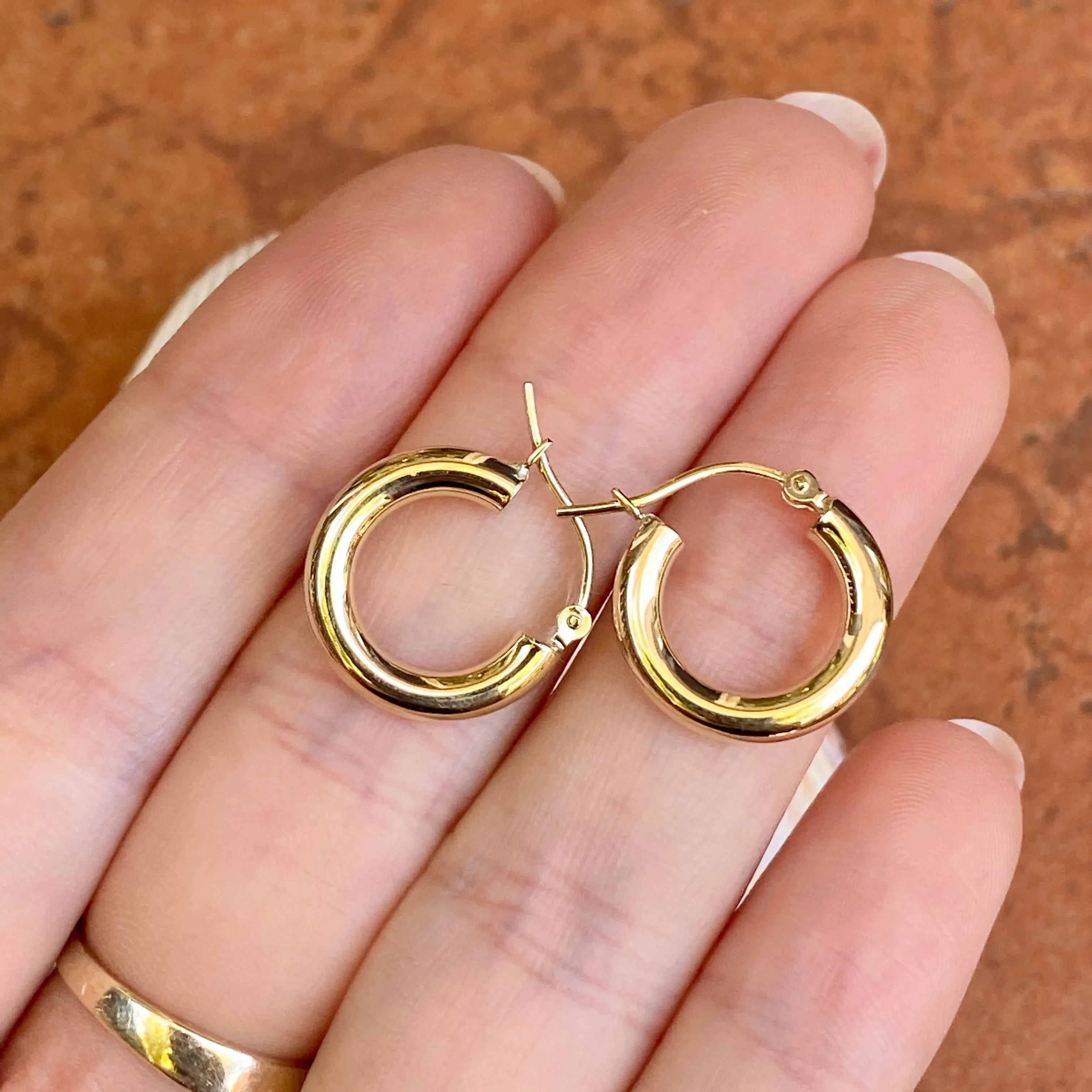 10KT Yellow Gold Polished 3mm Tube Hoop Earrings 15mm