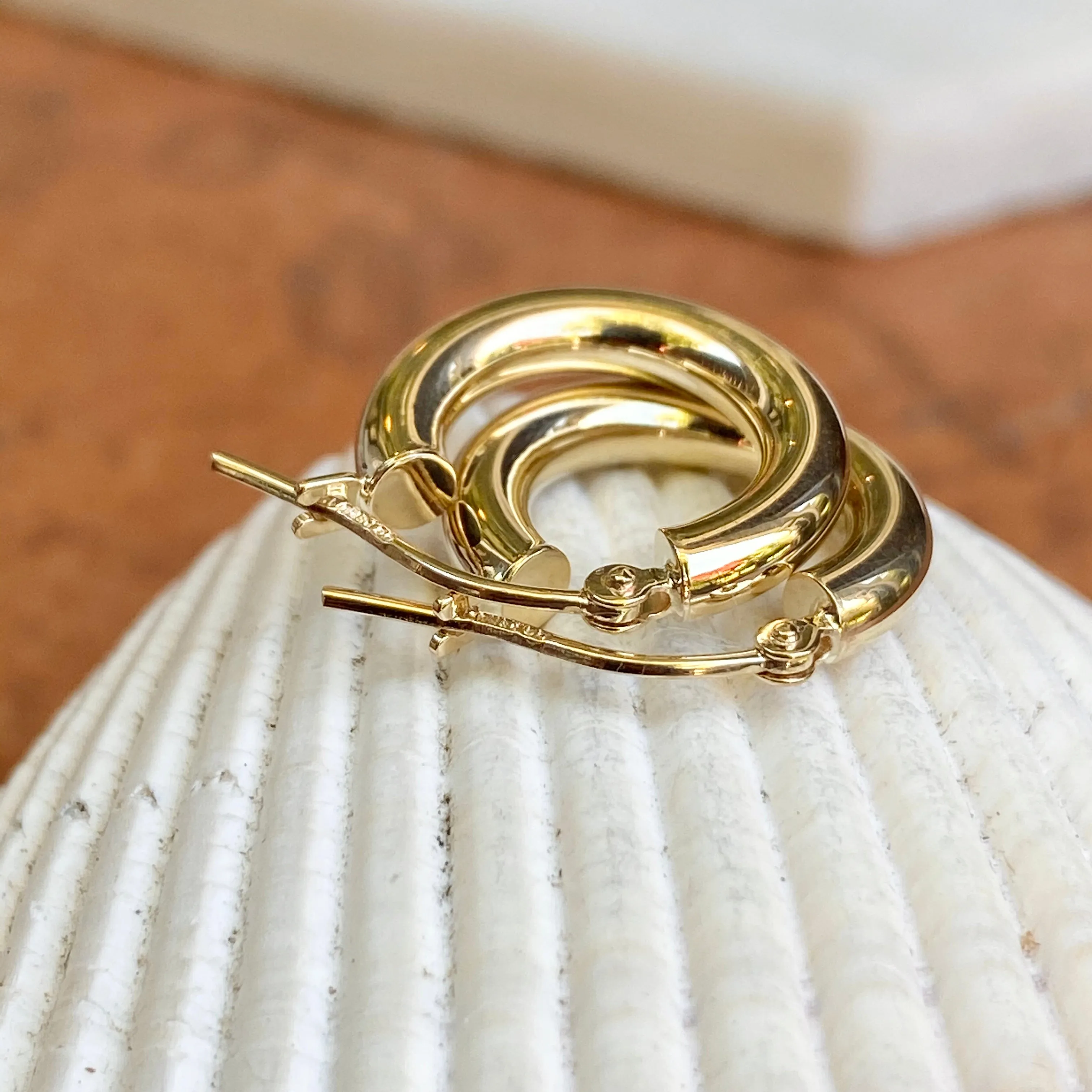 10KT Yellow Gold Polished 3mm Tube Hoop Earrings 15mm