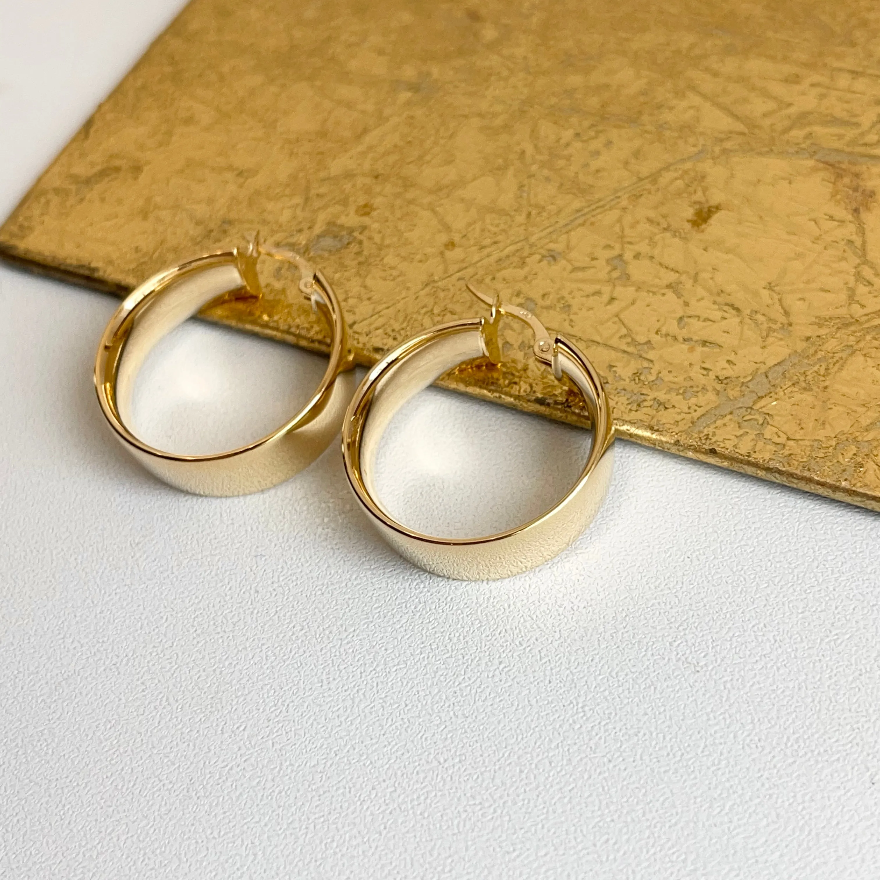 14KT Yellow Gold 8mm Wide Round Hoop Earrings 23mm