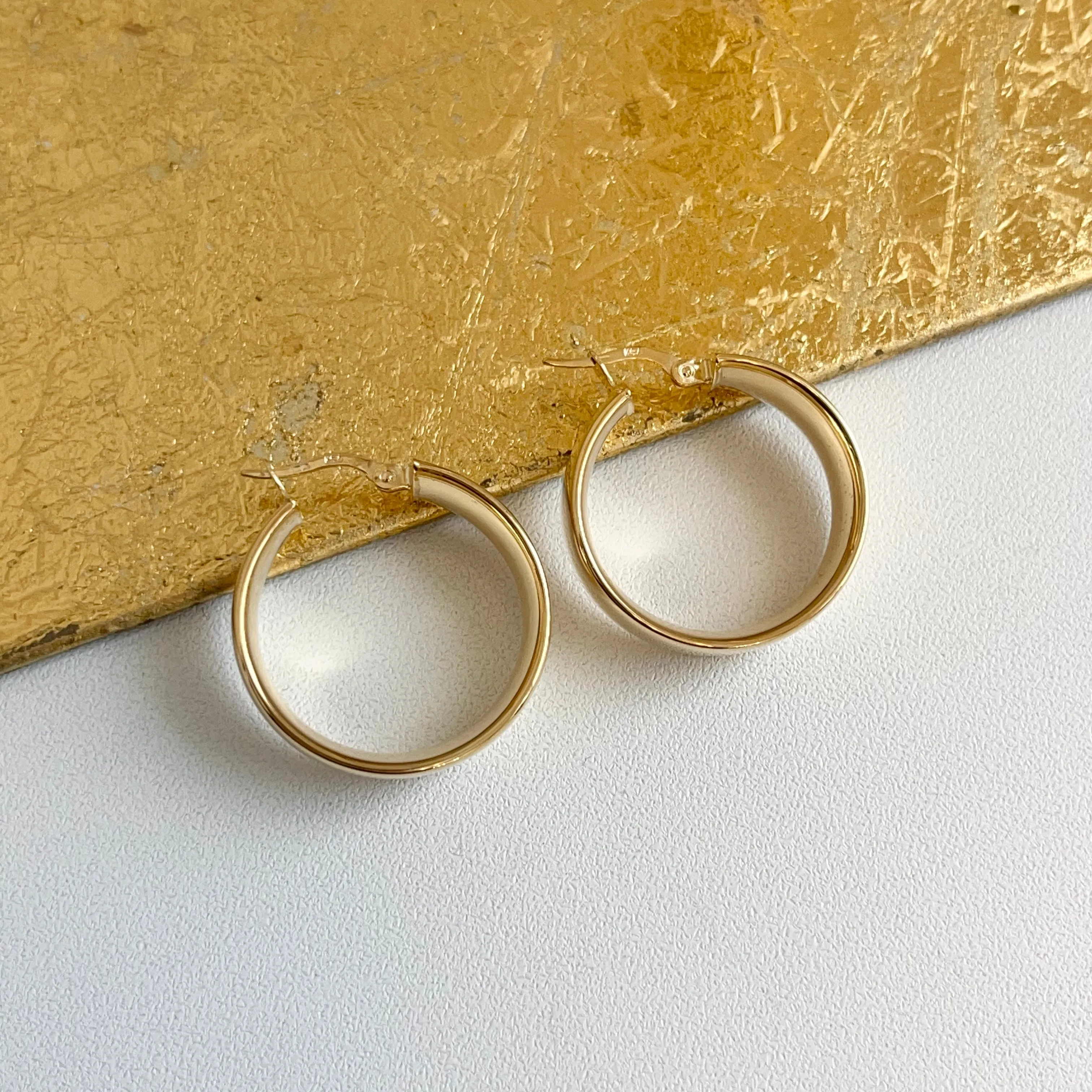 14KT Yellow Gold 8mm Wide Round Hoop Earrings 23mm