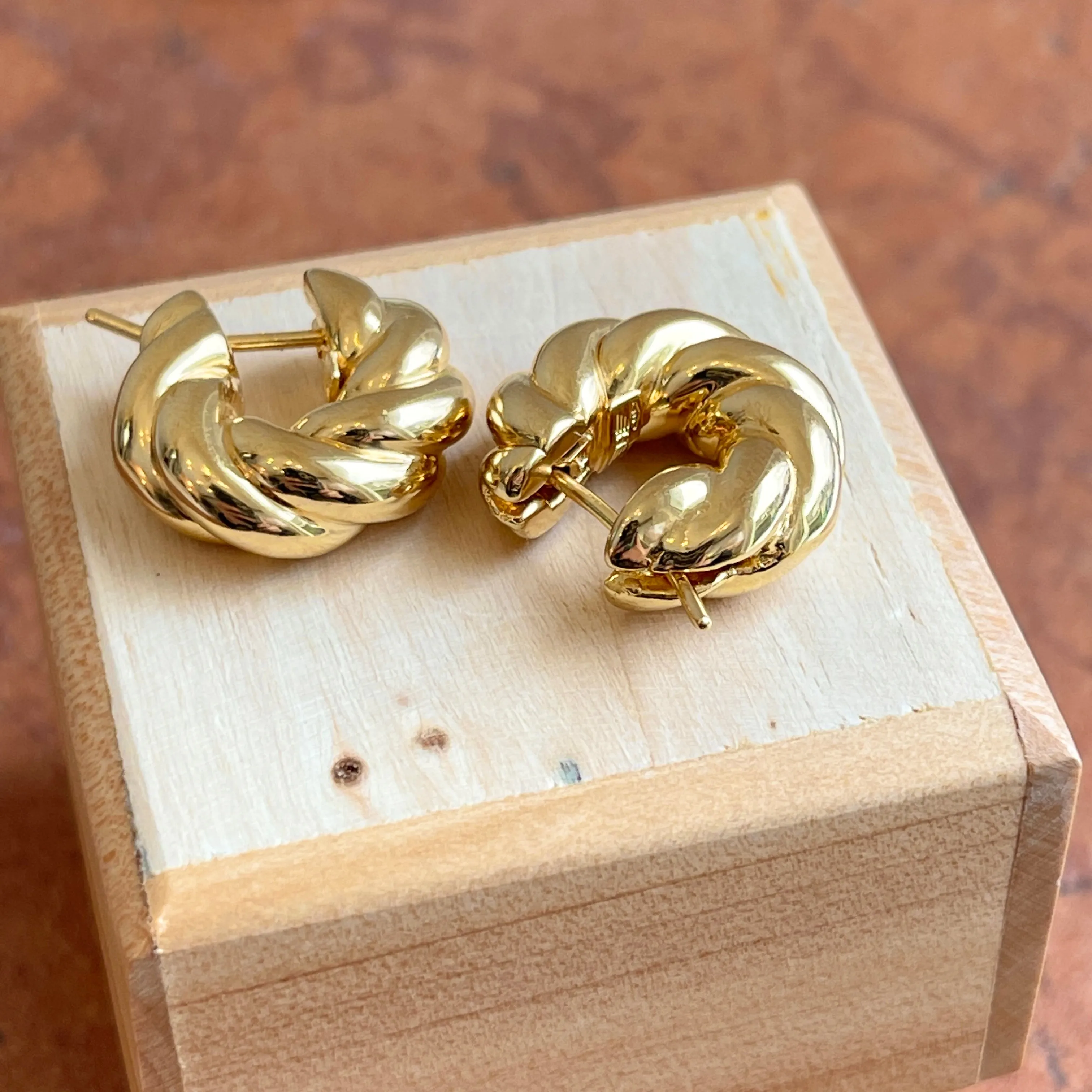 14KT Yellow Gold Chunky Twisted Huggie Hoop Earrings 18mm