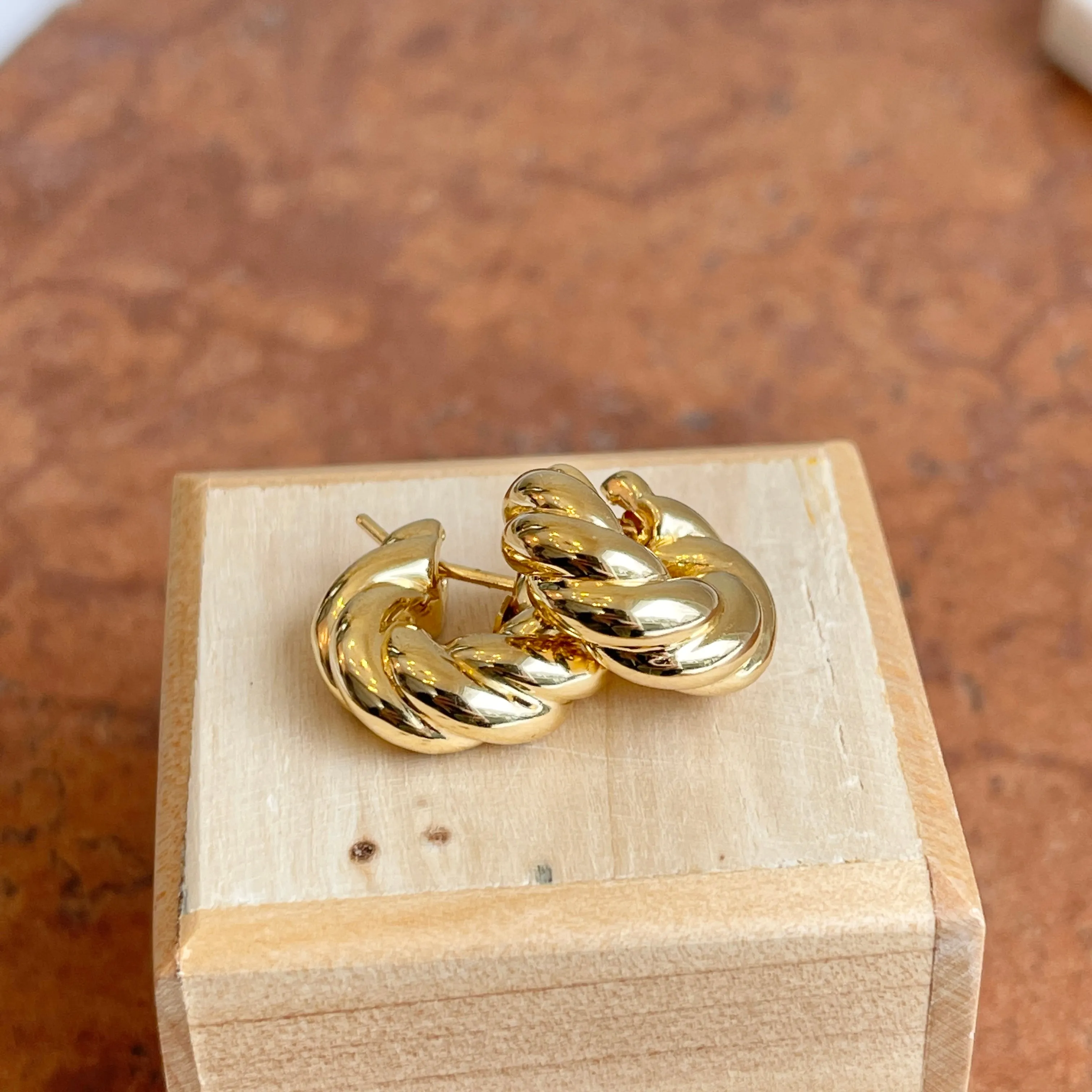14KT Yellow Gold Chunky Twisted Huggie Hoop Earrings 18mm