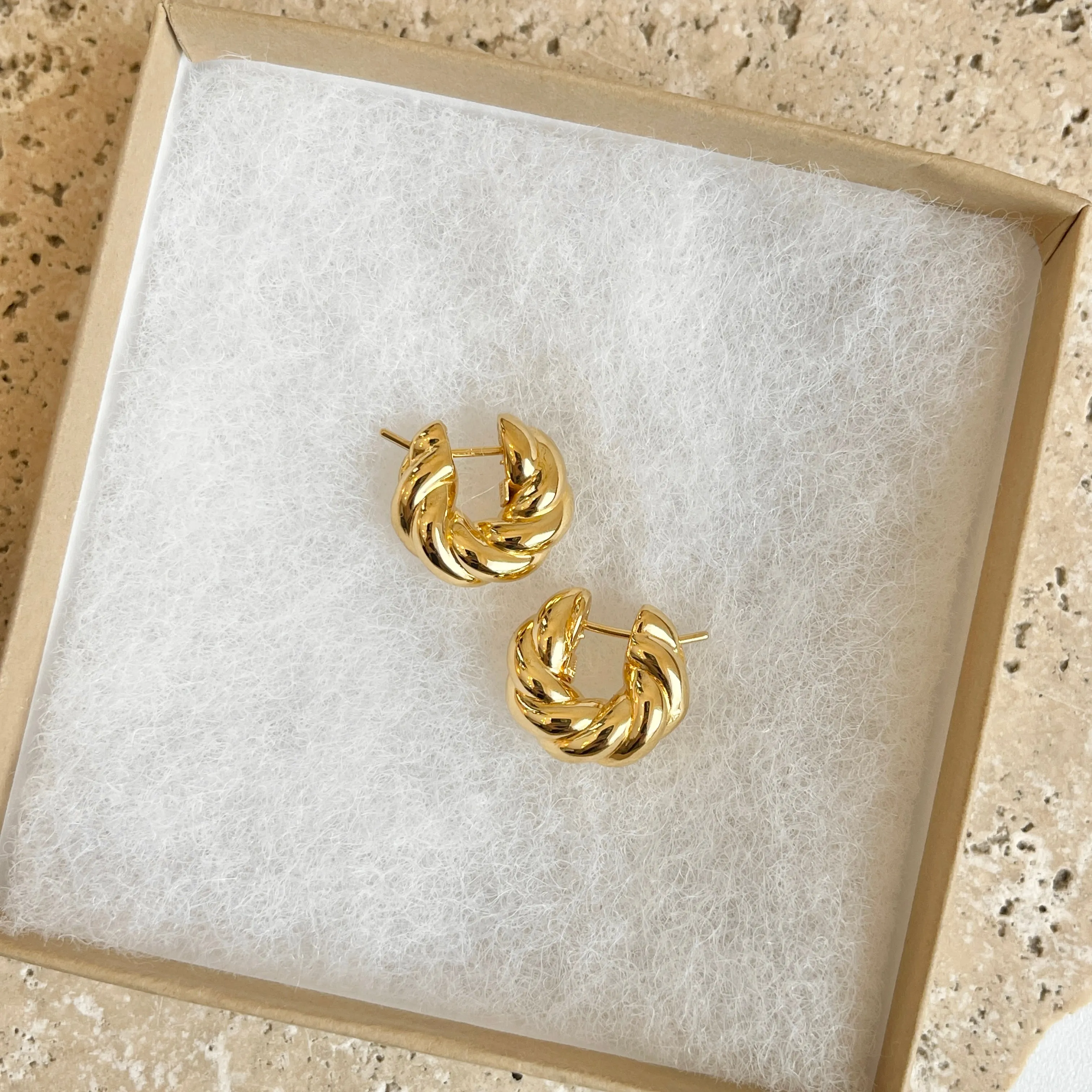 14KT Yellow Gold Chunky Twisted Huggie Hoop Earrings 18mm