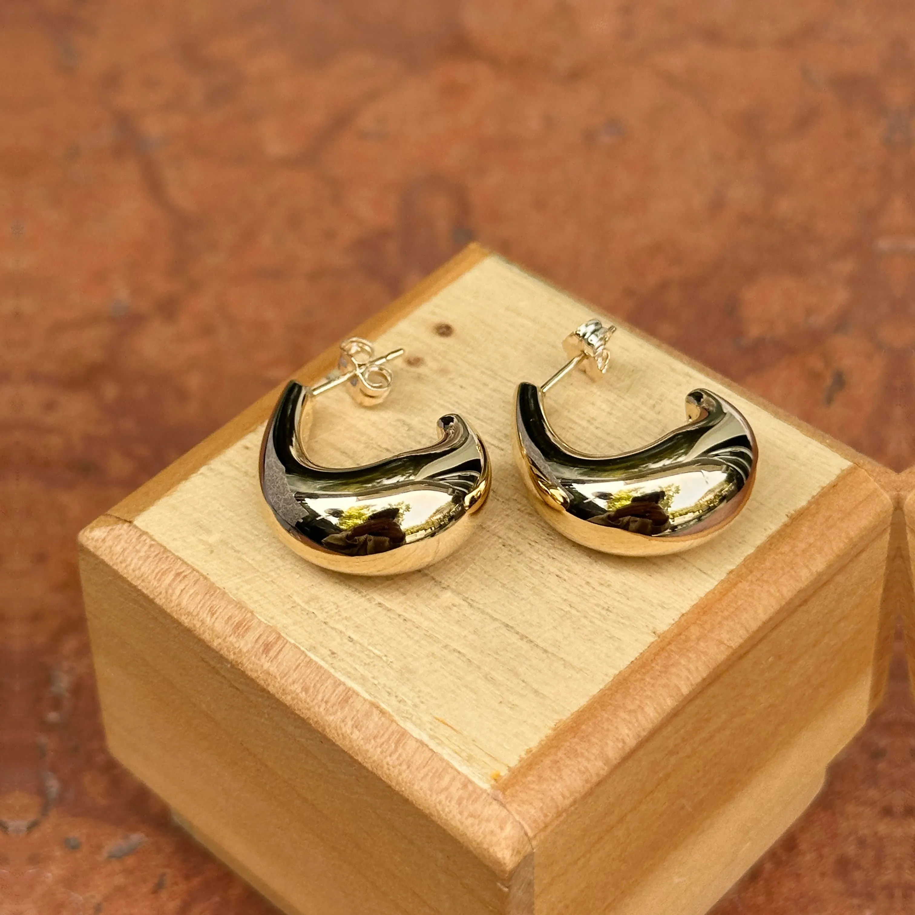 14KT Yellow Gold Tapered J-Shape Hoop Earrings