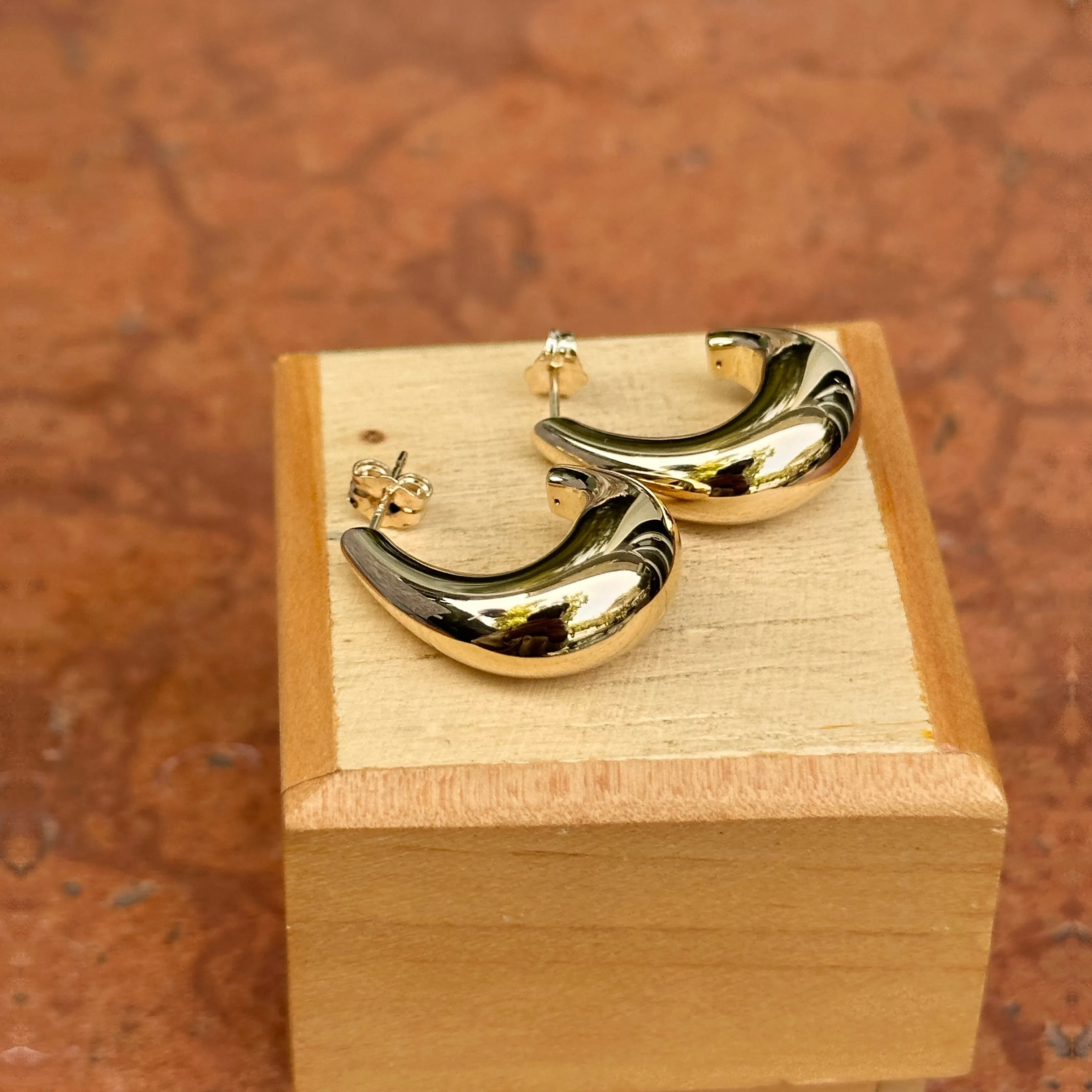 14KT Yellow Gold Tapered J-Shape Hoop Earrings