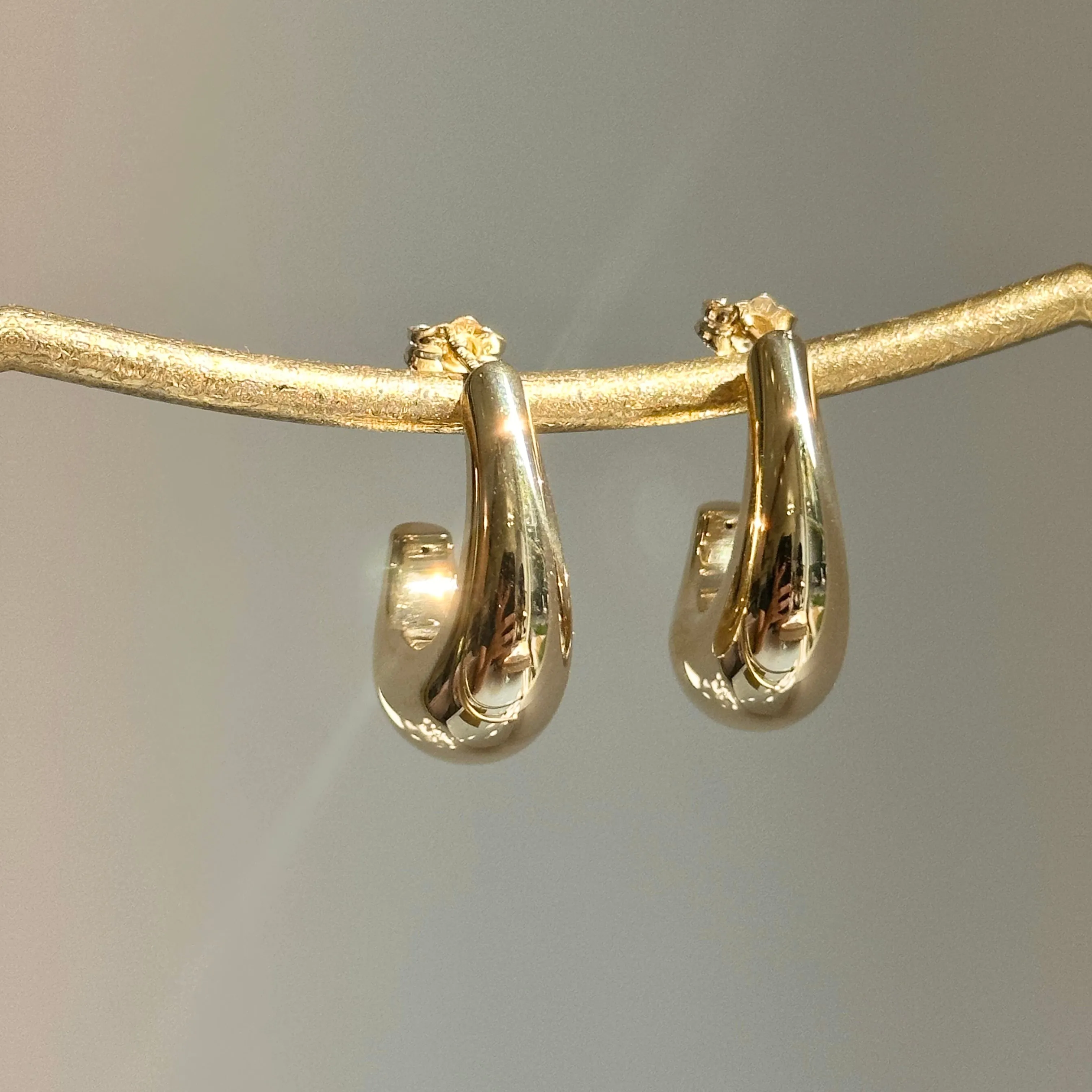 14KT Yellow Gold Tapered J-Shape Hoop Earrings