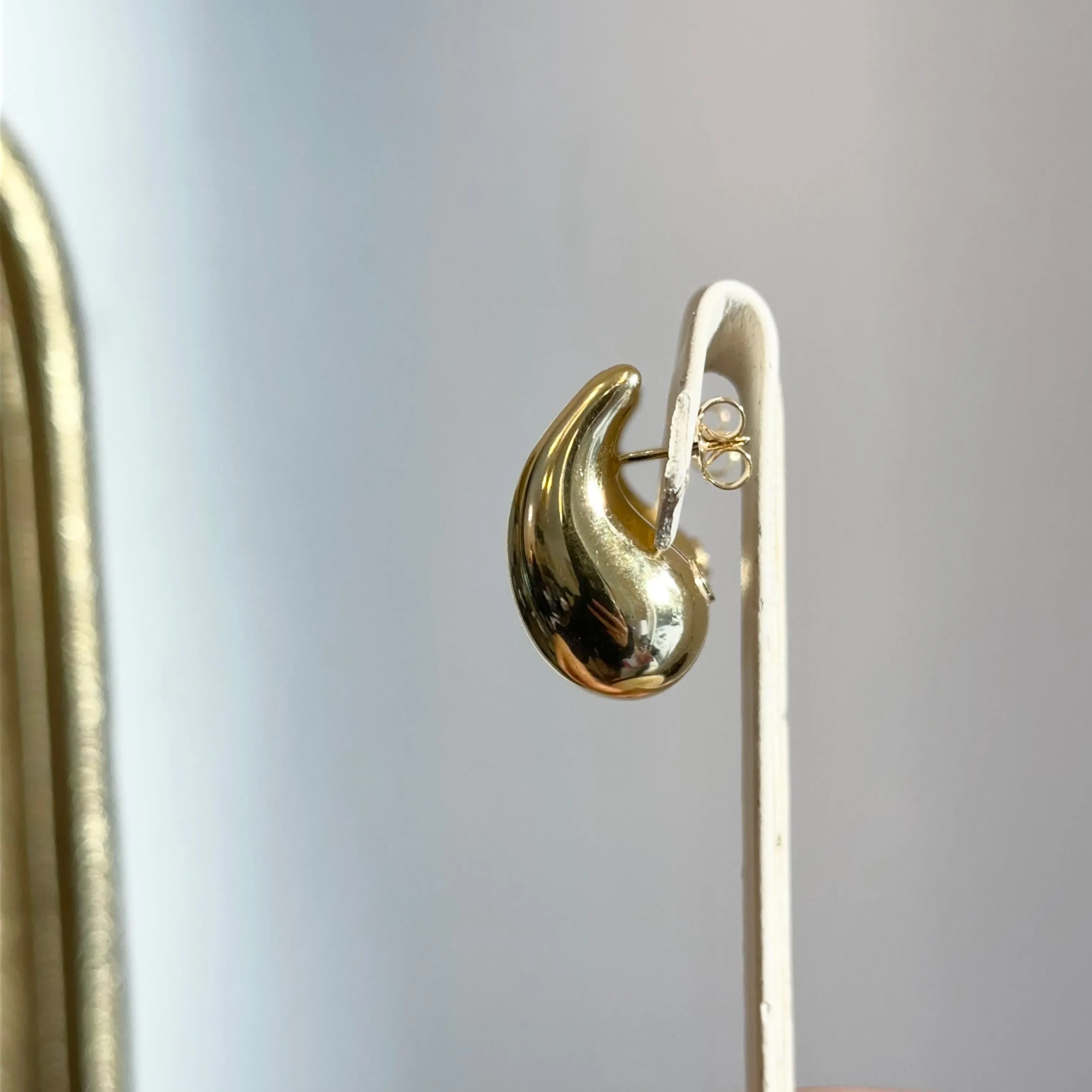 14KT Yellow Gold Tapered Puffed Teardrop Drop Earrings 24mm