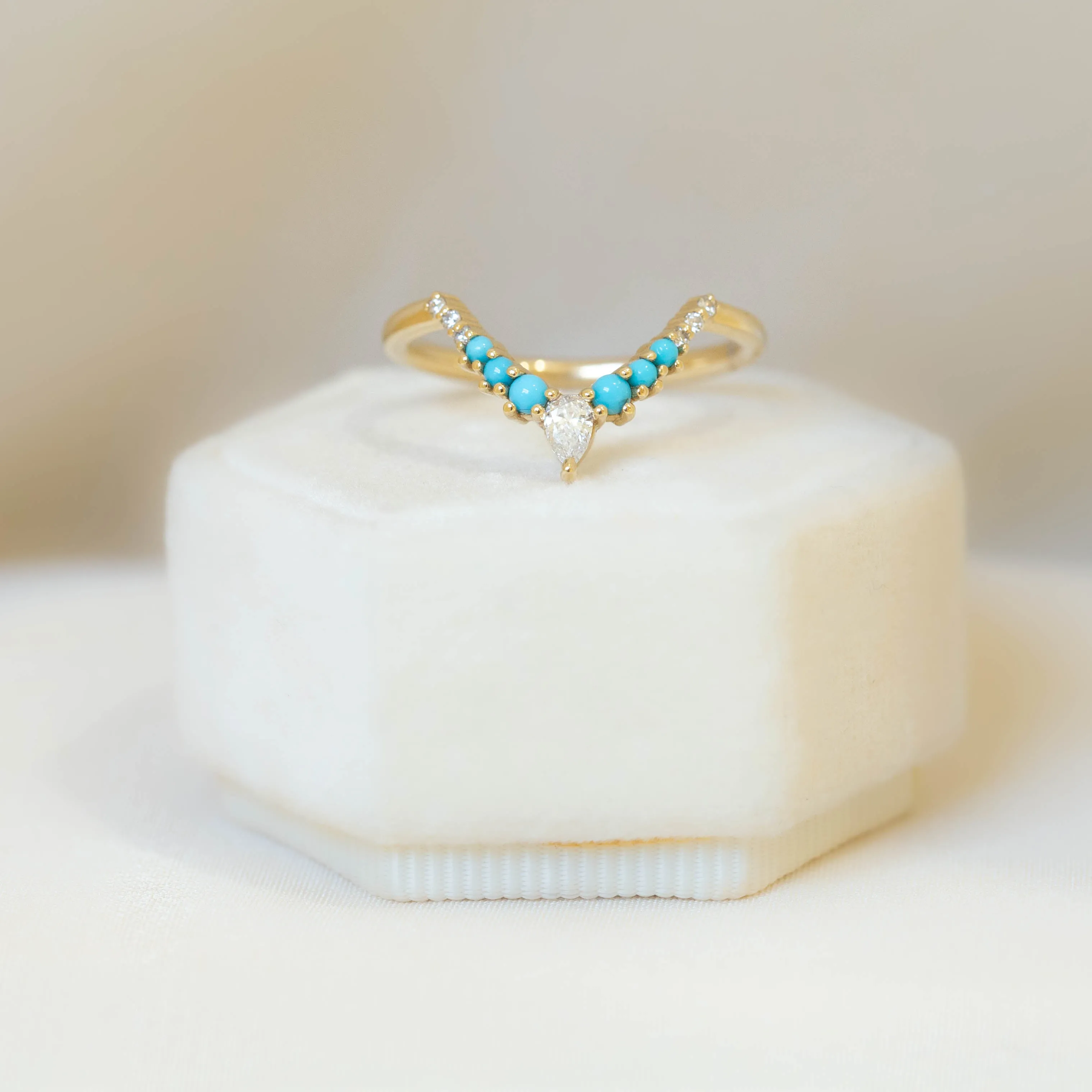 14ky Turquoise Contoured Band