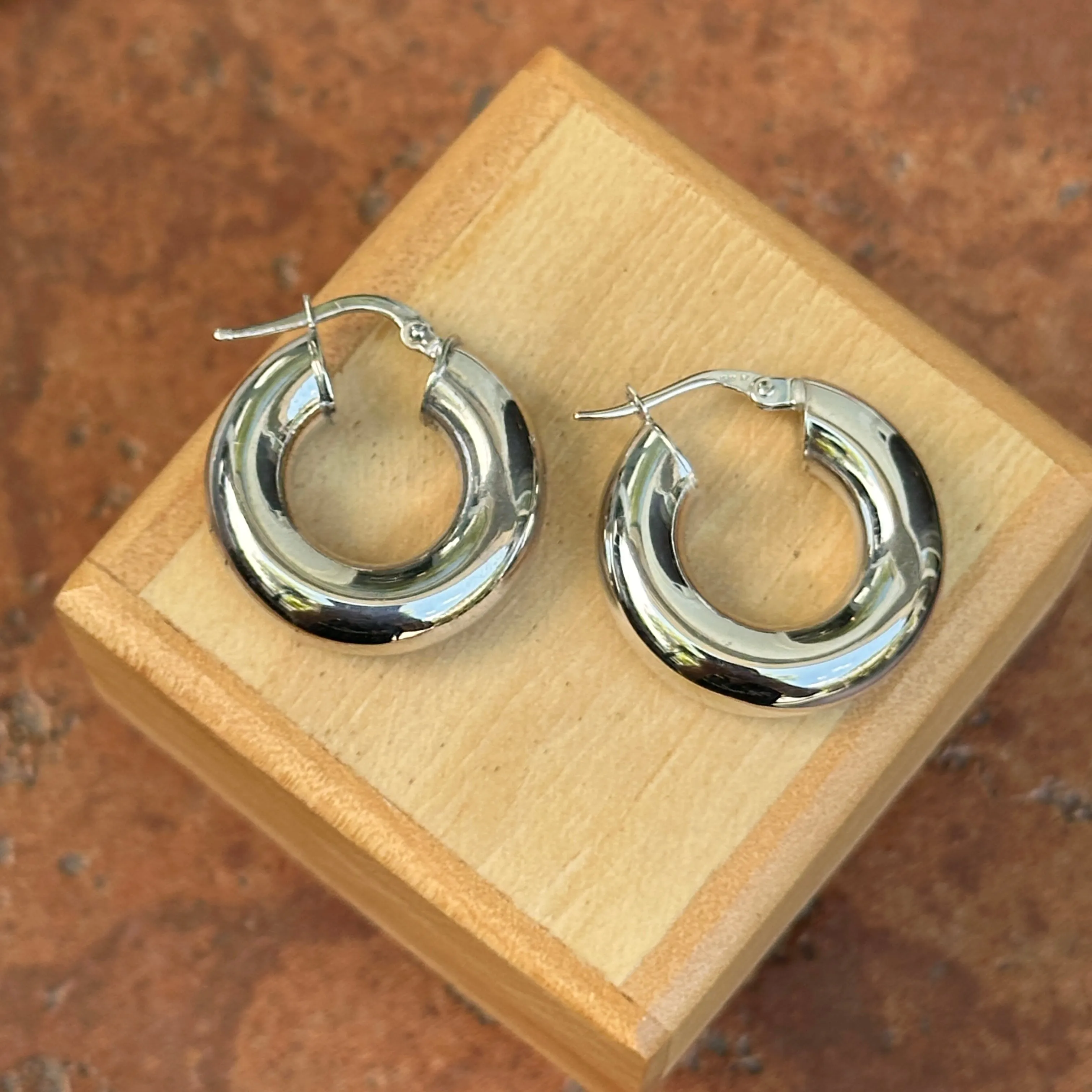 18KT White Gold Shiny 6mm Tube Chunky Round Hoop Earrings 20mm