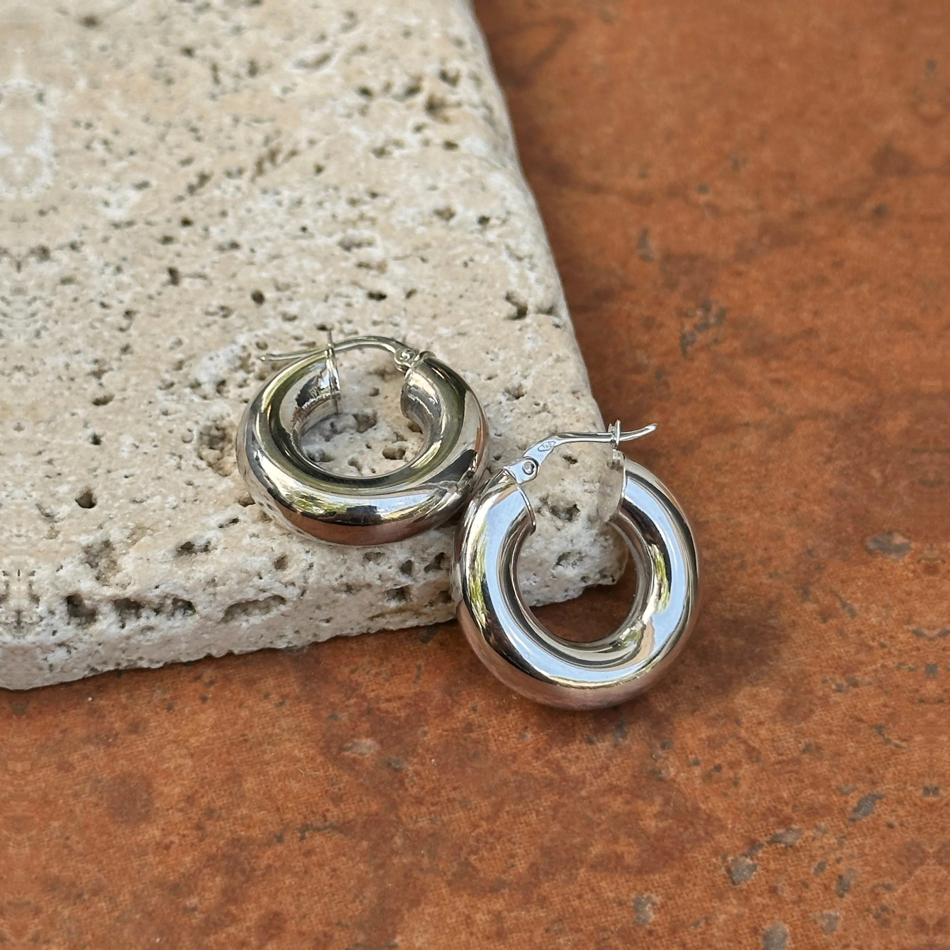 18KT White Gold Shiny 6mm Tube Chunky Round Hoop Earrings 20mm