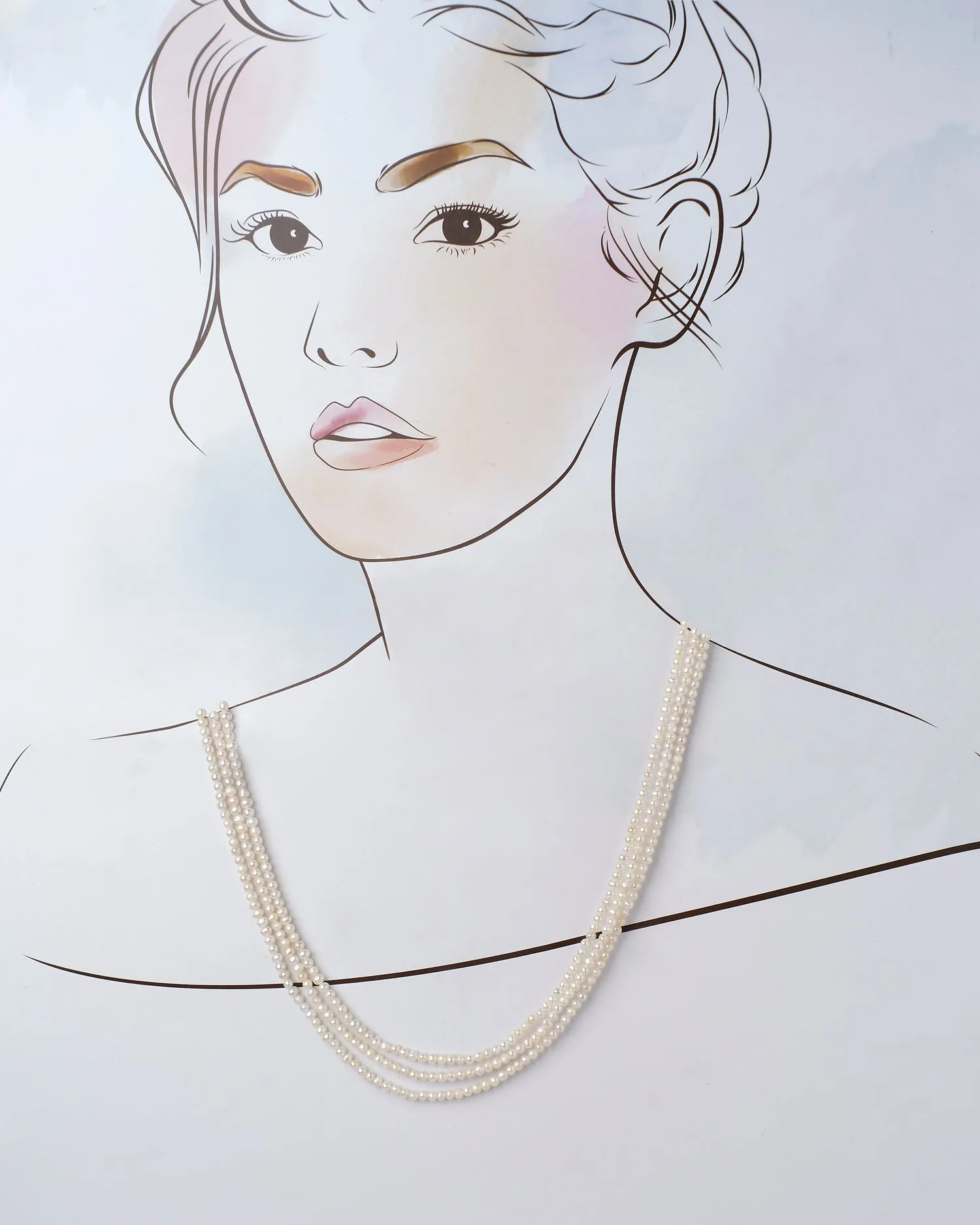 A Glistening White Peony Pearl Necklace