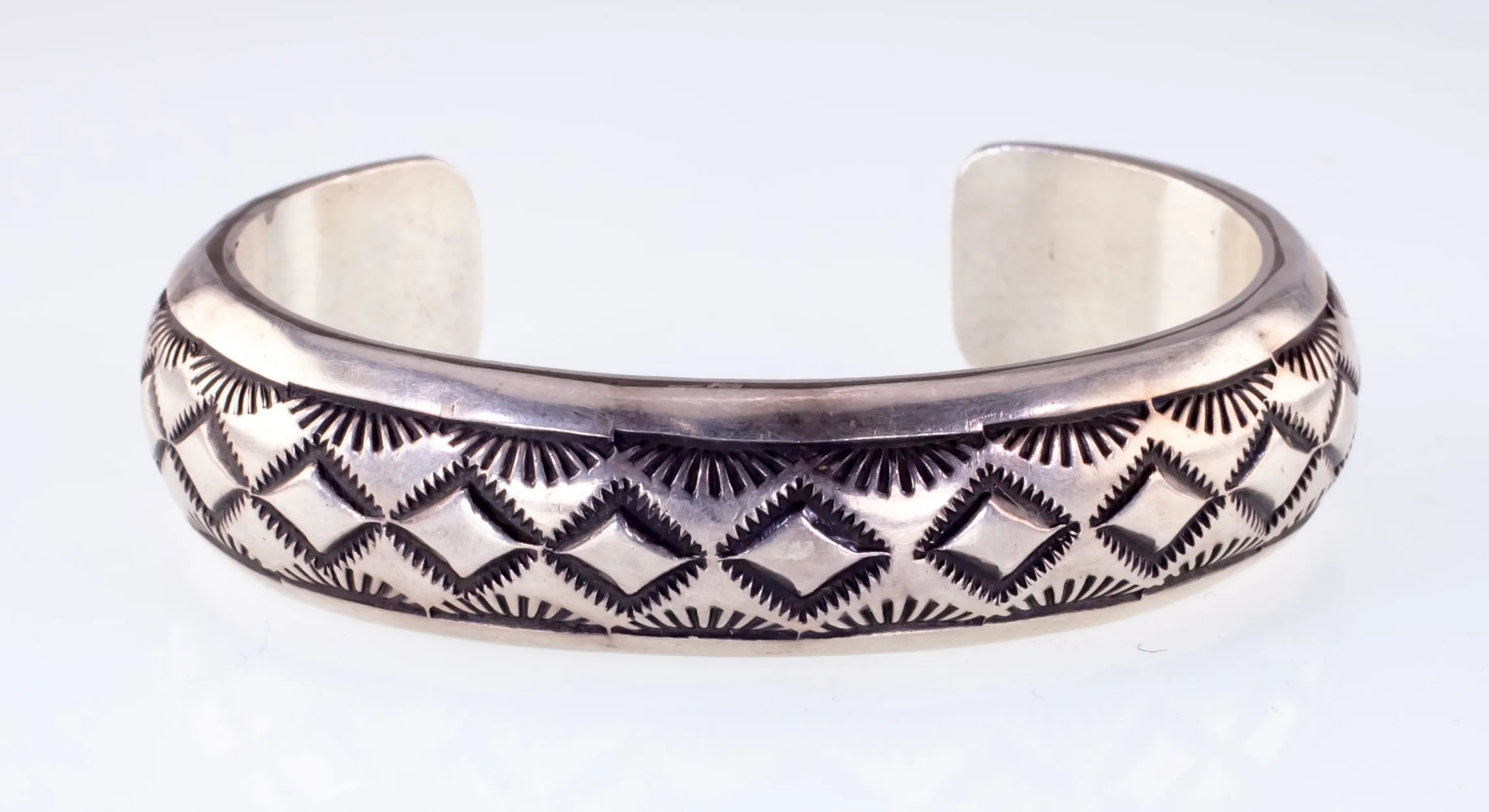 Amazing Navajo TAHE Carinated Sterling Silver Cuff Bracelet