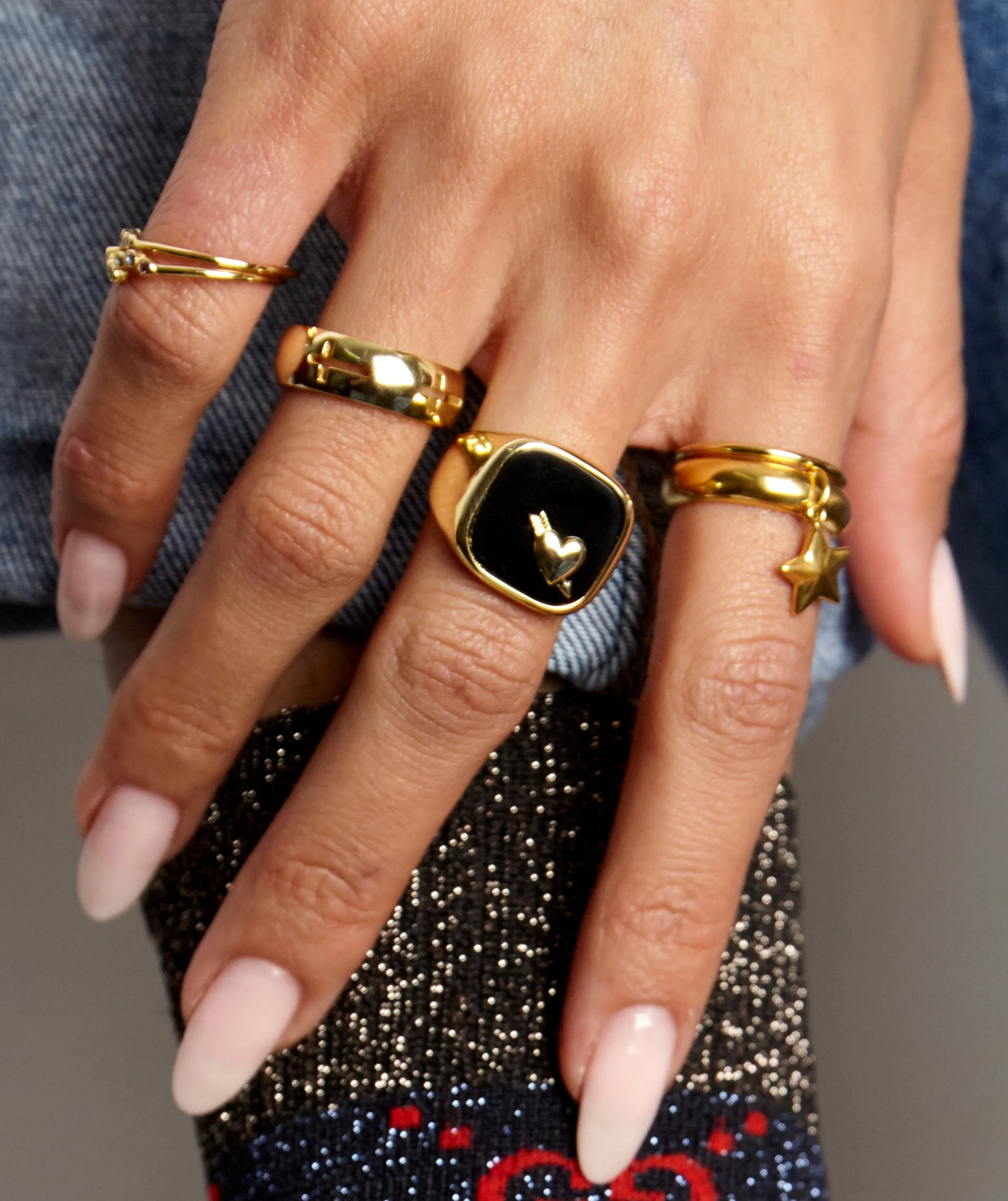 Briseur De Coeur Signet Ring