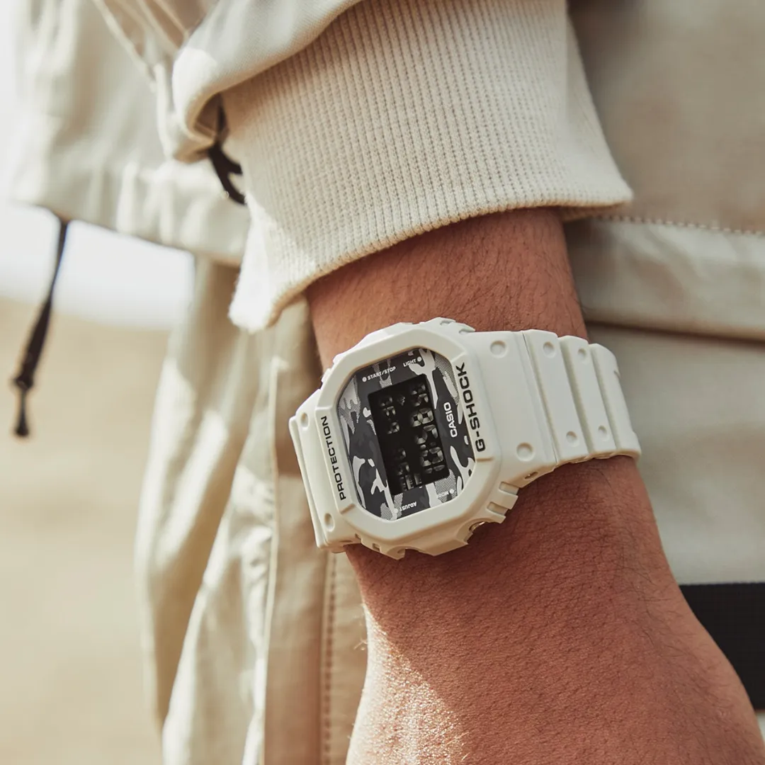 Casio - DW-5600CA-8DR