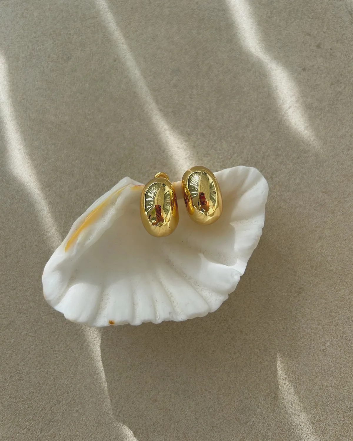 CHUNKY GOLD HOOPS