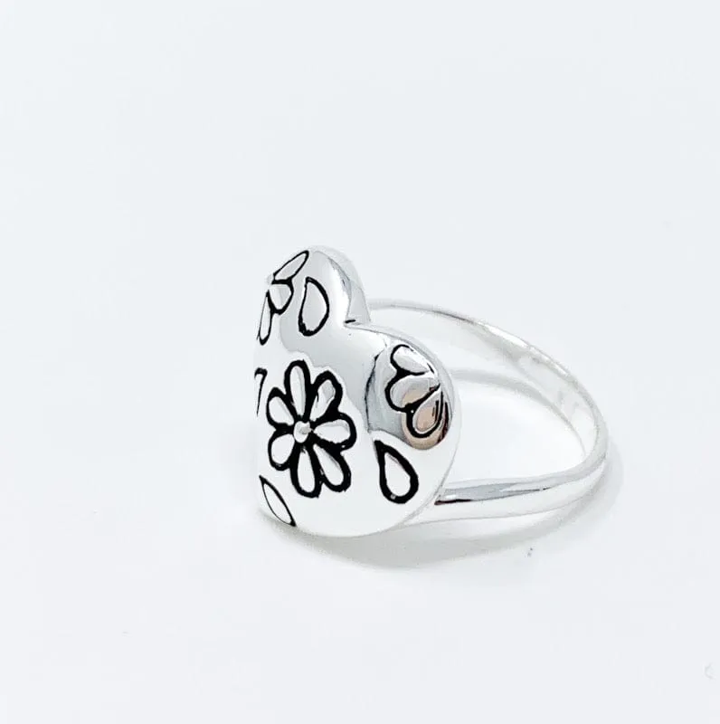 Daisy Heart Ring